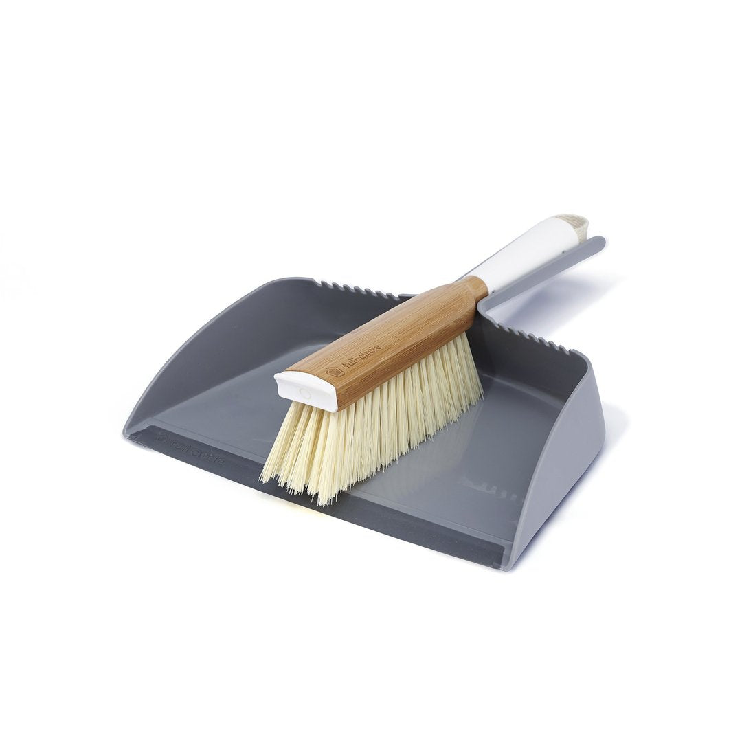 We provide high-quality Clean Team Brush & Dustpan Set Full Circle